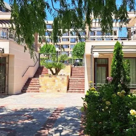 Апартамент Sorrento Sole Mare D *